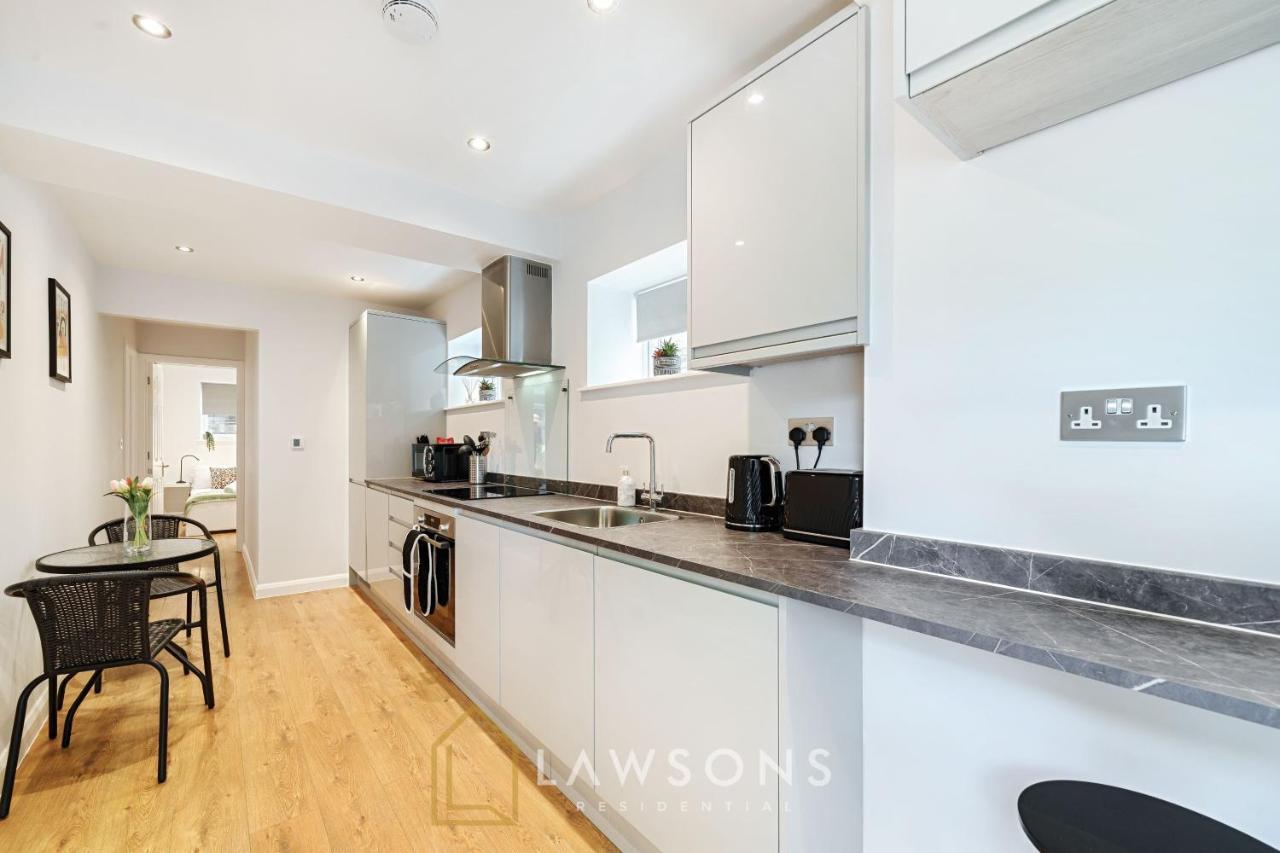 Stylish Living By Lawsons - 3 En Suites Windsor Exterior foto